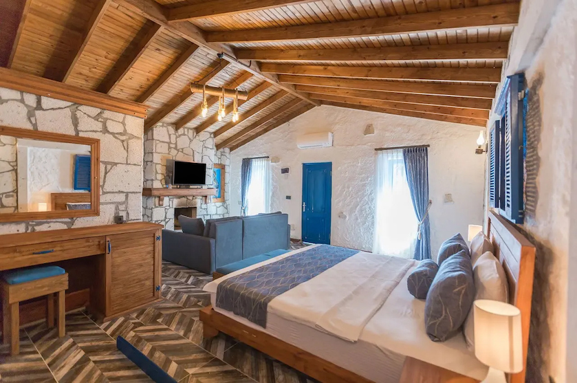 Adella Garden Marina Hotel