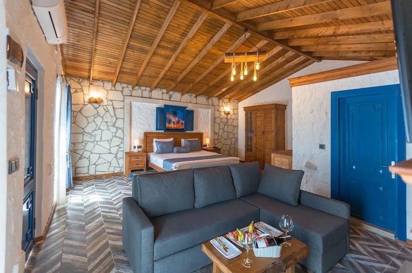 Adella Garden Marina Hotel