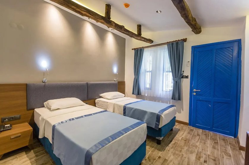 Adella Garden Marina Hotel
