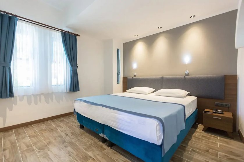 Adella Garden Marina Hotel