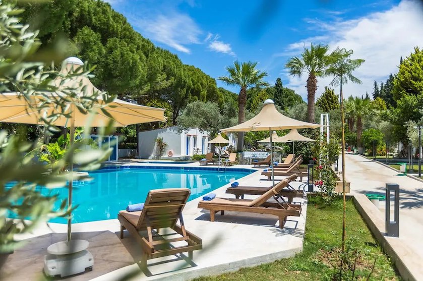 Adella Garden Marina Hotel