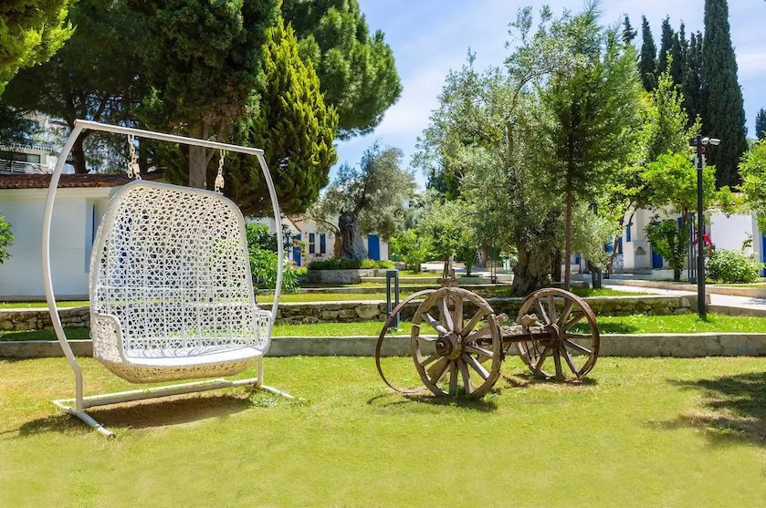 Adella Garden Marina Hotel
