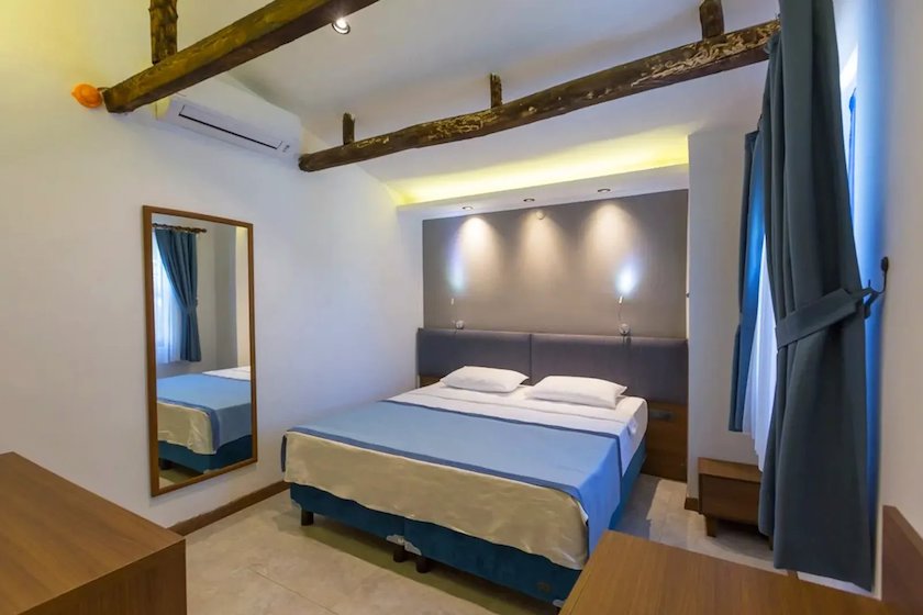 Adella Garden Marina Hotel