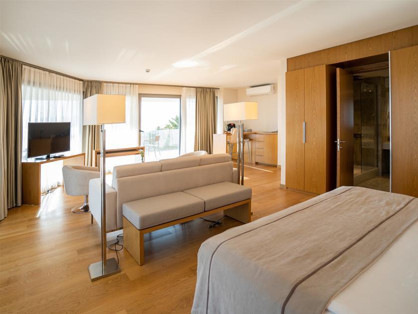 On'live Hotel Deluxe