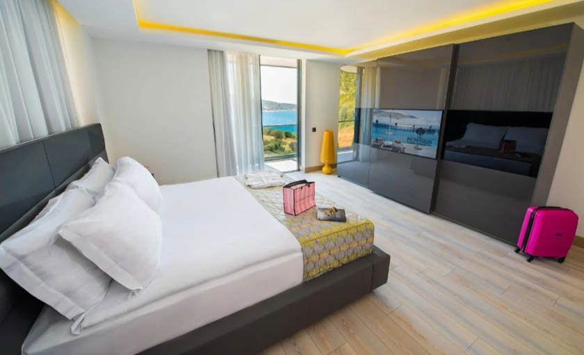 The Nowness Luxury Hotel & Spa + 16 (Collection By ENG)