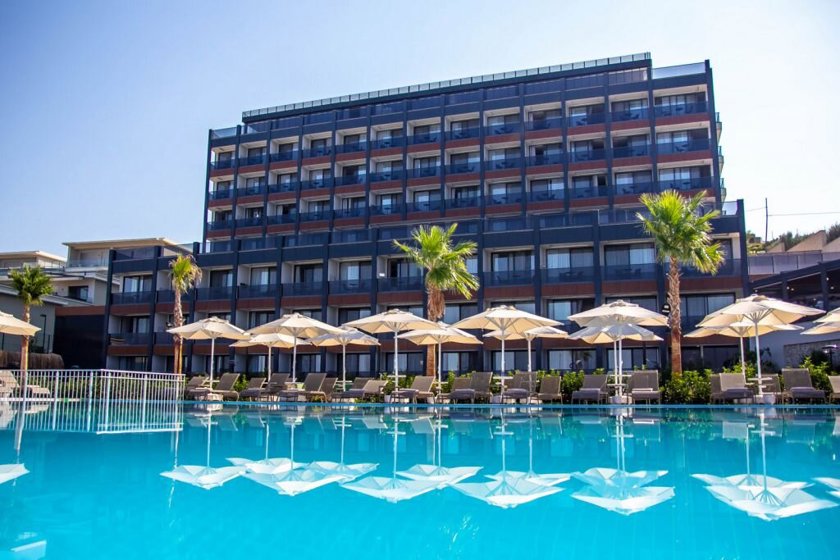 The Nowness Luxury Hotel & Spa + 16 (Collection By ENG)