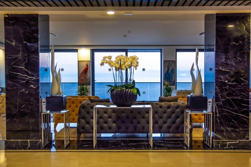 The Nowness Luxury Hotel & Spa + 16 (Collection By ENG)