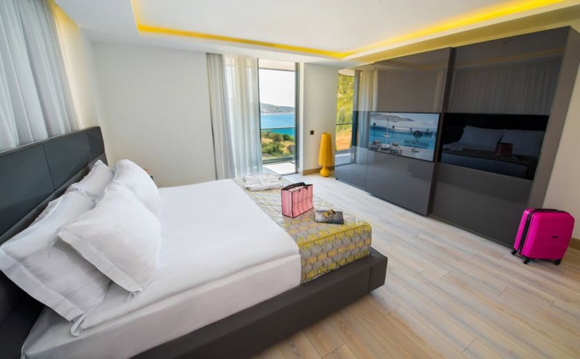 The Nowness Luxury Hotel & Spa + 16 (Collection By ENG)
